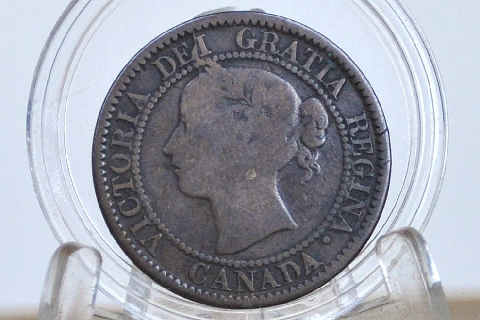 1858 Canadian Cent - VG (Very Good) Grade / Condition - The Key Date - 1858 Cent Canada - Canada 1858 One Penny - Rare Date! - Image 2