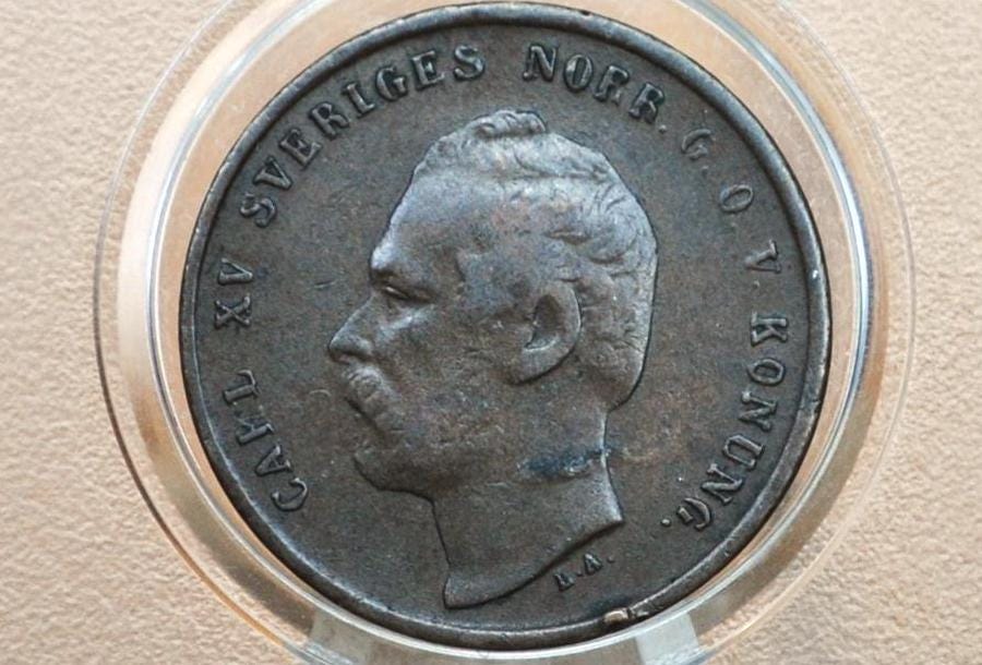 1872 Swedish 1 Ore Coin - XF Condition - King Carl XV - Rarer, Low Mintage - Great for Birthdays, Jewelry, Collections - Sweden 1 Ore 1872 - Image 2