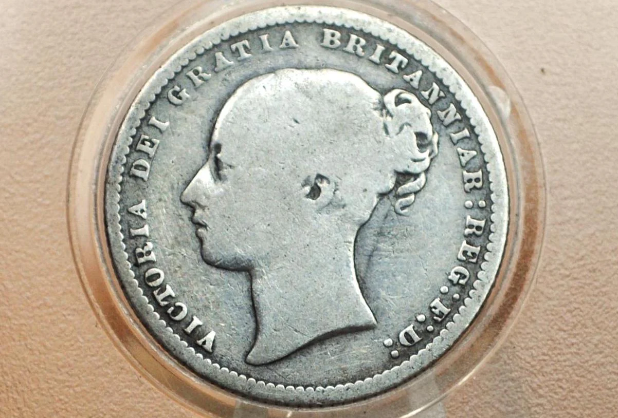 1875 Great Britain Silver 1 Shilling UK One Shilling 1875 - VG+ Very Good Grade  - Queen Victoria - 1 Shilling 1875 Silver - Silver Shilling - Image 2