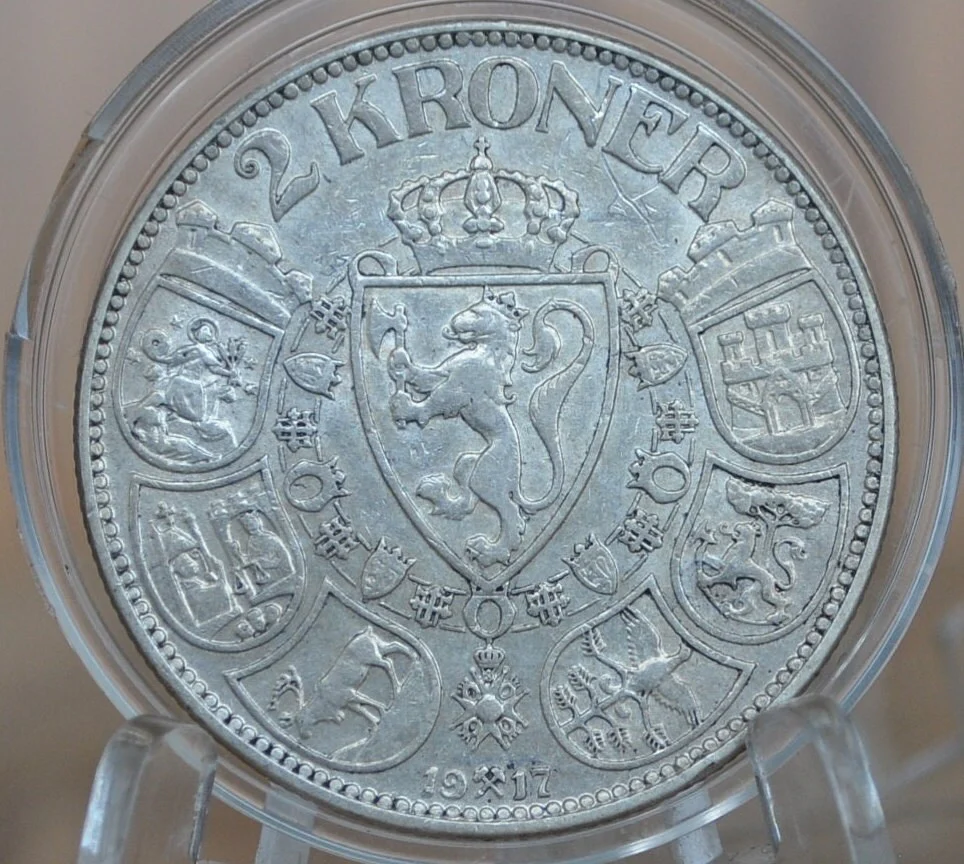 1917 Norway Silver 2 Kroner - Low Mintage, Only 378,000 made - Great Condition / Detail - Norwegian 2K 1917 Silver - Image 3