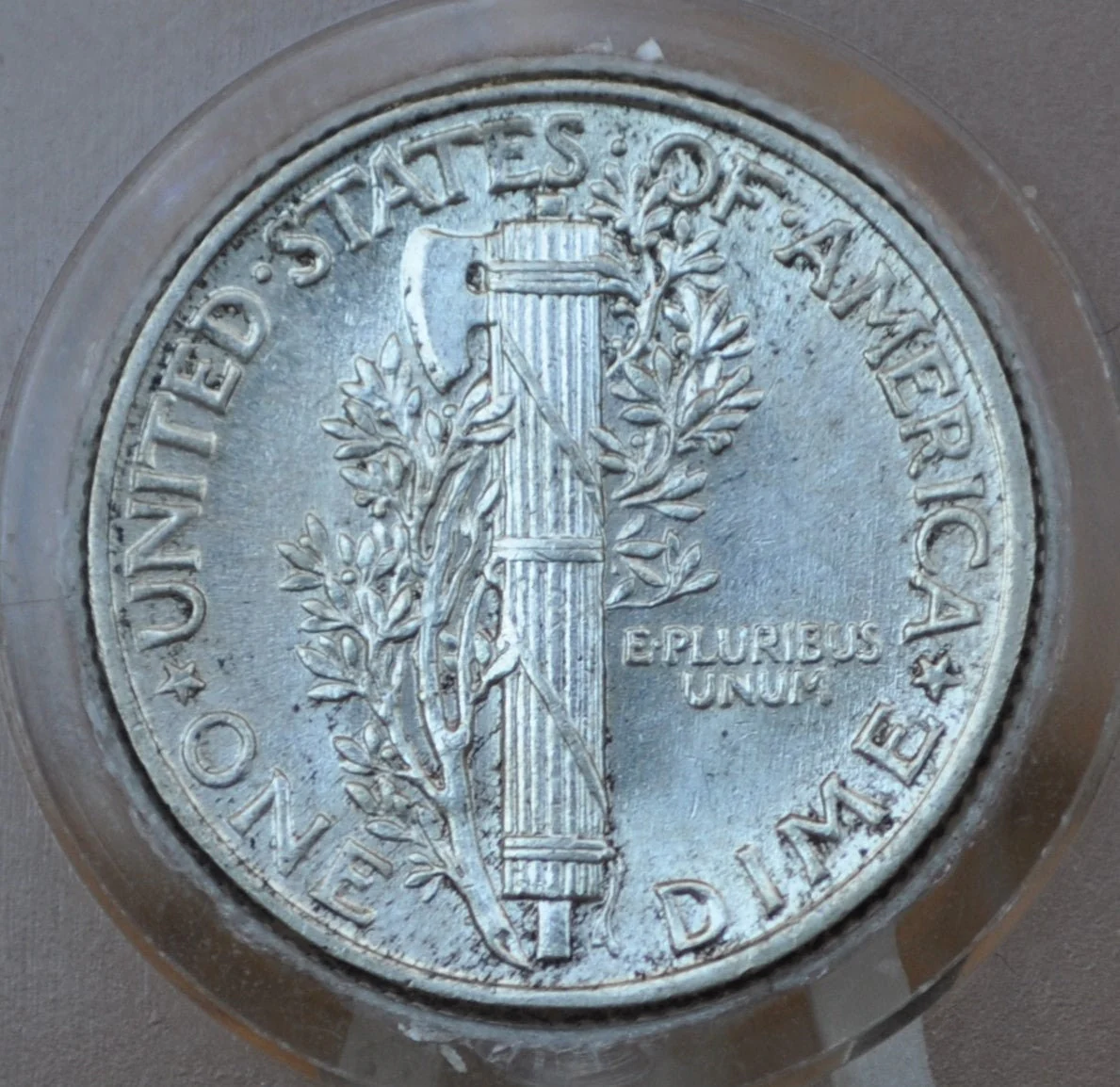 1941 Mercury Dime - MS62 (Uncirculated) Full Split Bands - Philadelphia Mint - 1941 FB Liberty Head Dime - 1941P Mercury Dime Full Band - Image 4