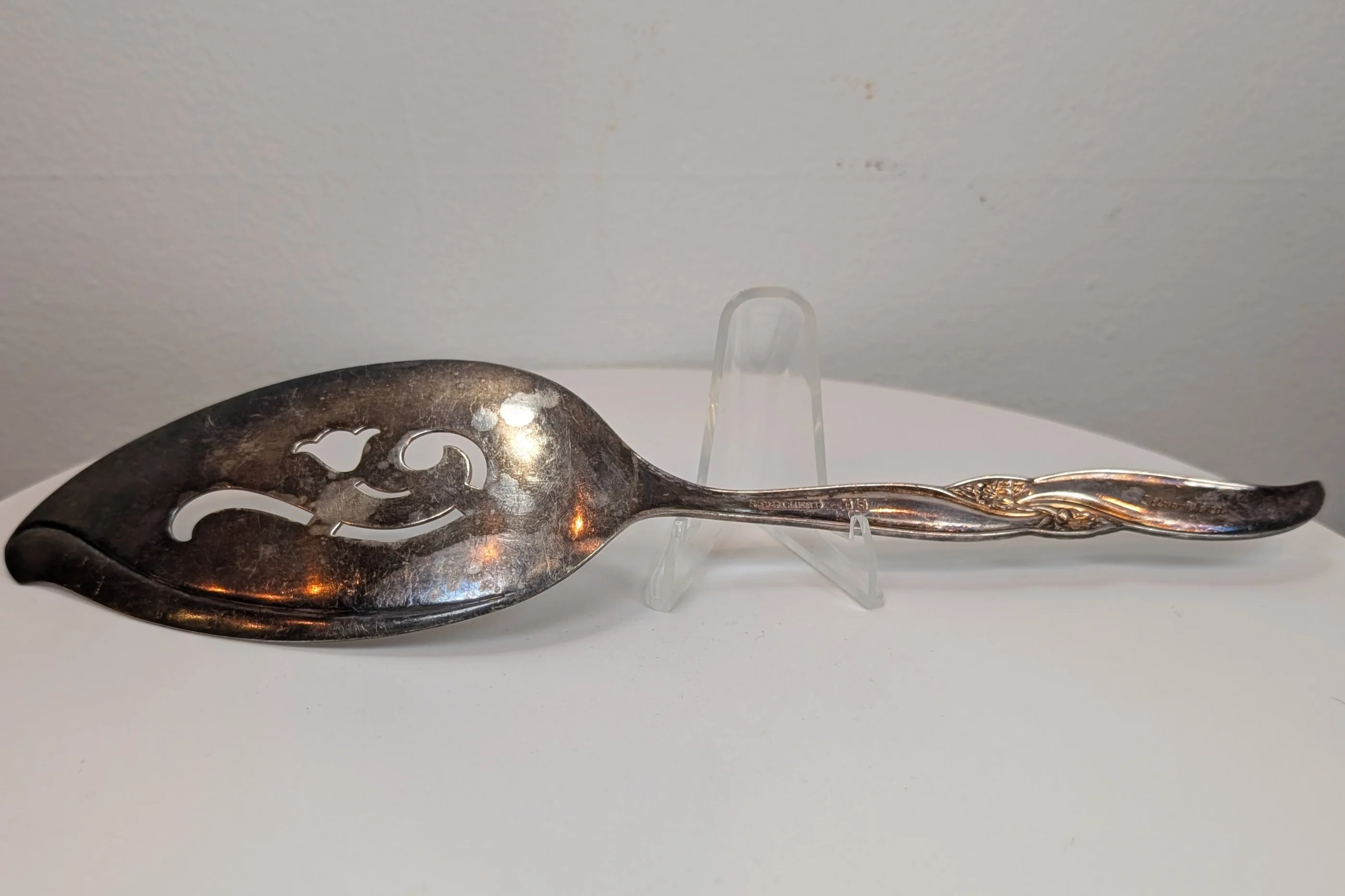 1955 Hope Chest Silver Wind Pastry Server - Silverplated - Floral Design - Well Detailed - Large Antique - Image 3