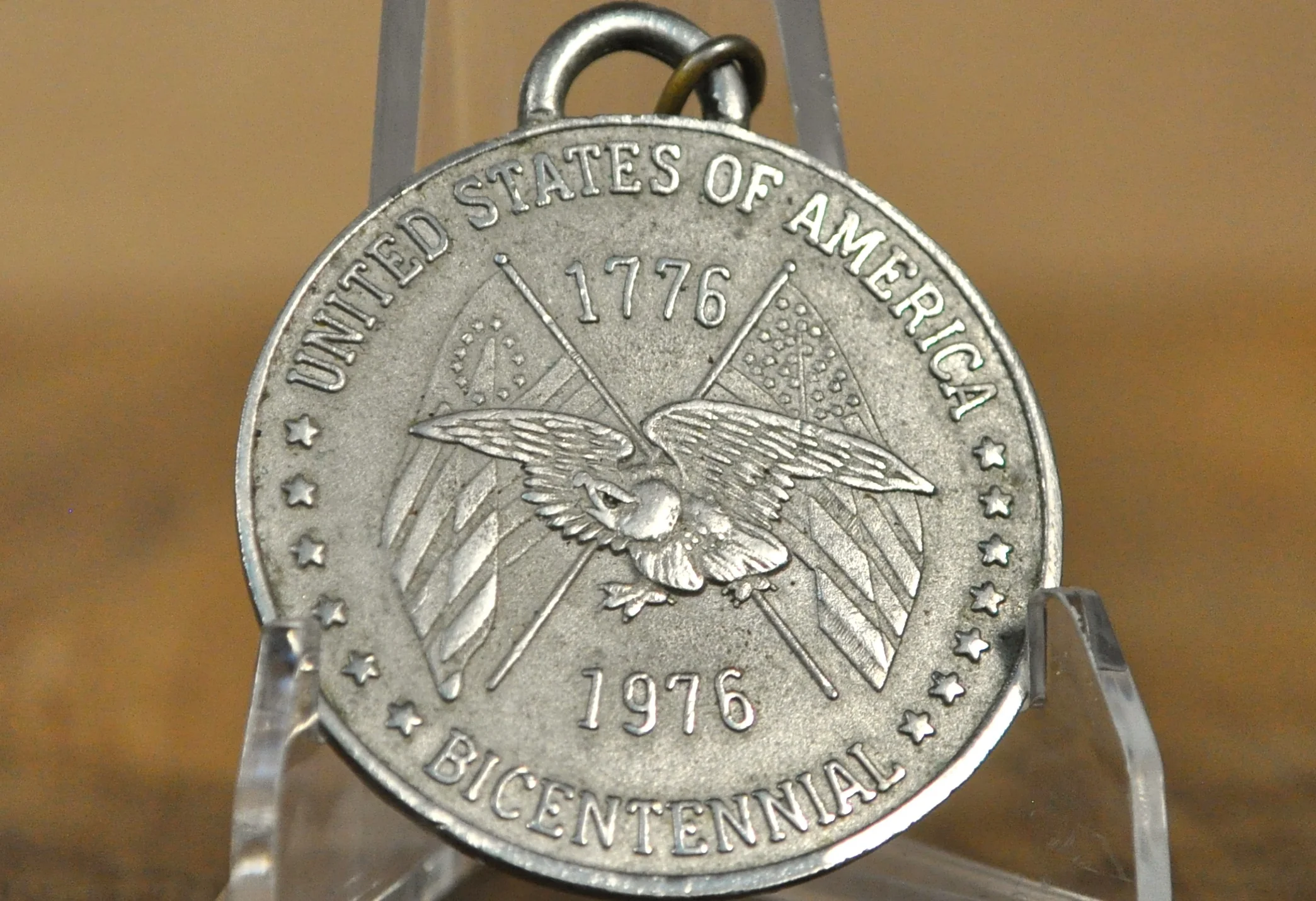 The Minuteman 1776-1976 Bicentennial Medal Pendant - Vintage American Bicentennial Minuteman Medallion - Image 2