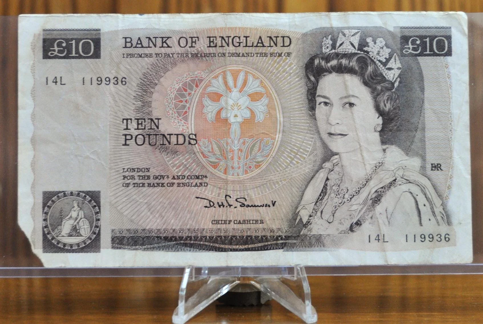 1980-84 Bank of England 10 Pound Note - D. H. F. Somerset - Florence Nightingale Issue- Without "L" - 1980 English Ten Pound Note- P#379b - Image 3