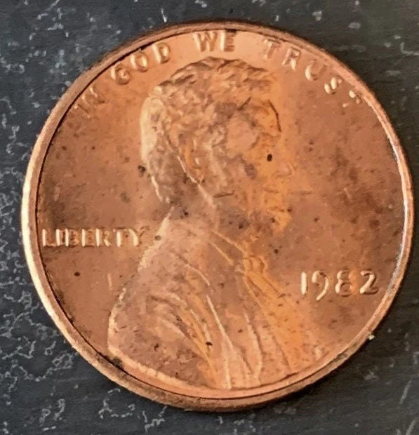 1982 Lincoln Memorial Penny Cent - Large Date - Fantastic Condition - 40th Anniversary - Collectible Coin - Image 2