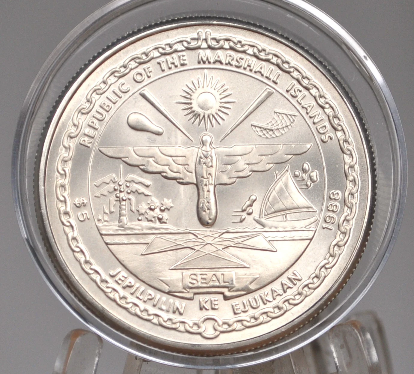 1988 Space Shuttle Discovery 5$ Commemorative Coin - Republic of the Marshall Islands Space Shuttle Discovery Five Dollar Coin - Image 2