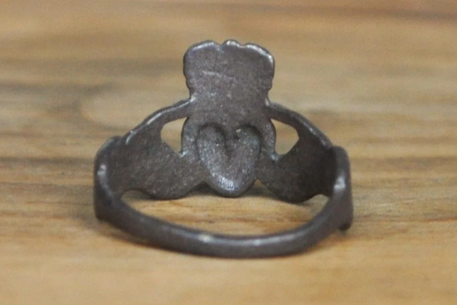 Antique Irish Claddagh Ring - Size 4 - Stamped and Tested Sterling Silver - Symbolic Irish Ring - Image 2