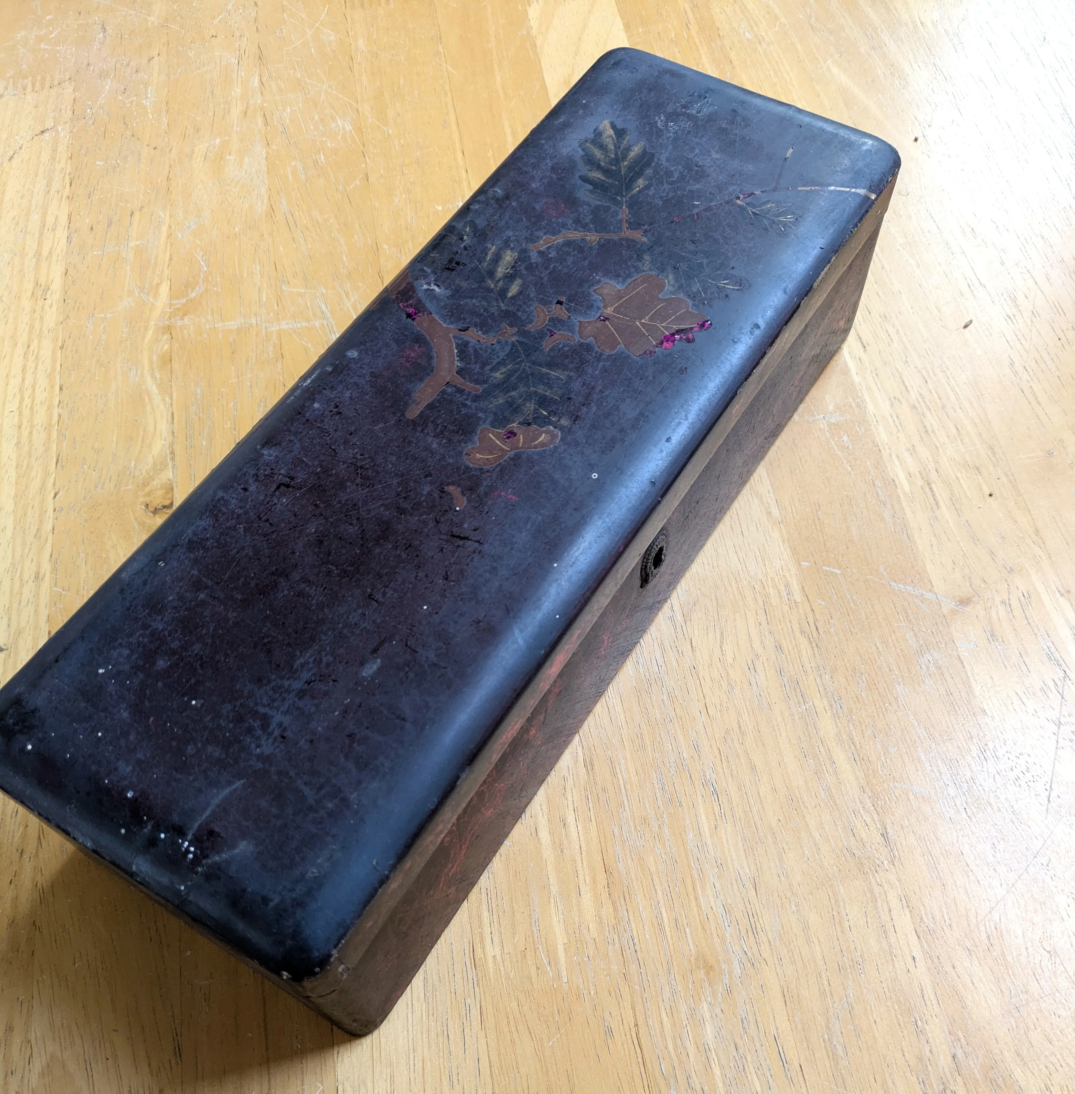 Antique Japanese Leaf Design Jewelry Box - Trinket Box - Treasure Chest - Made in Japan - Slight Paint Chipping - Image 2