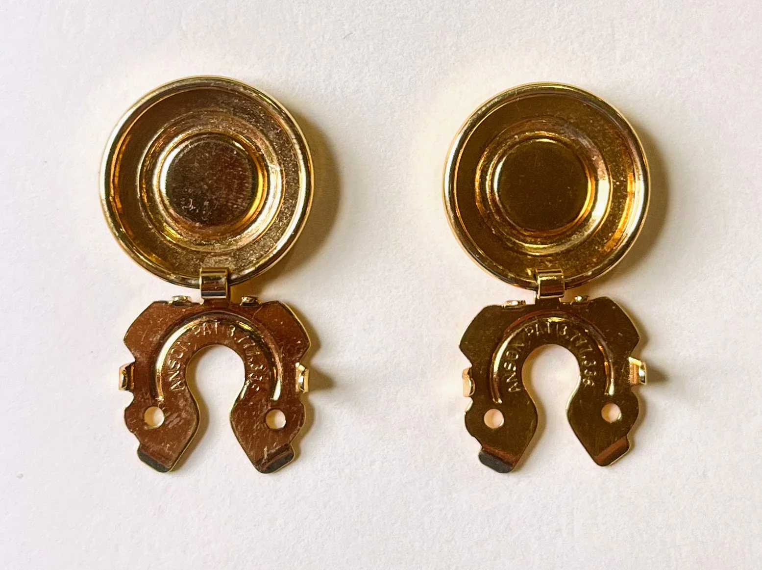 Cool Anson Patented Goldtone and Black Stone Round Button Cover Set - Patent No. 3777336 - Vintage 1970s Anson Gold Button Cover Clips - Image 3