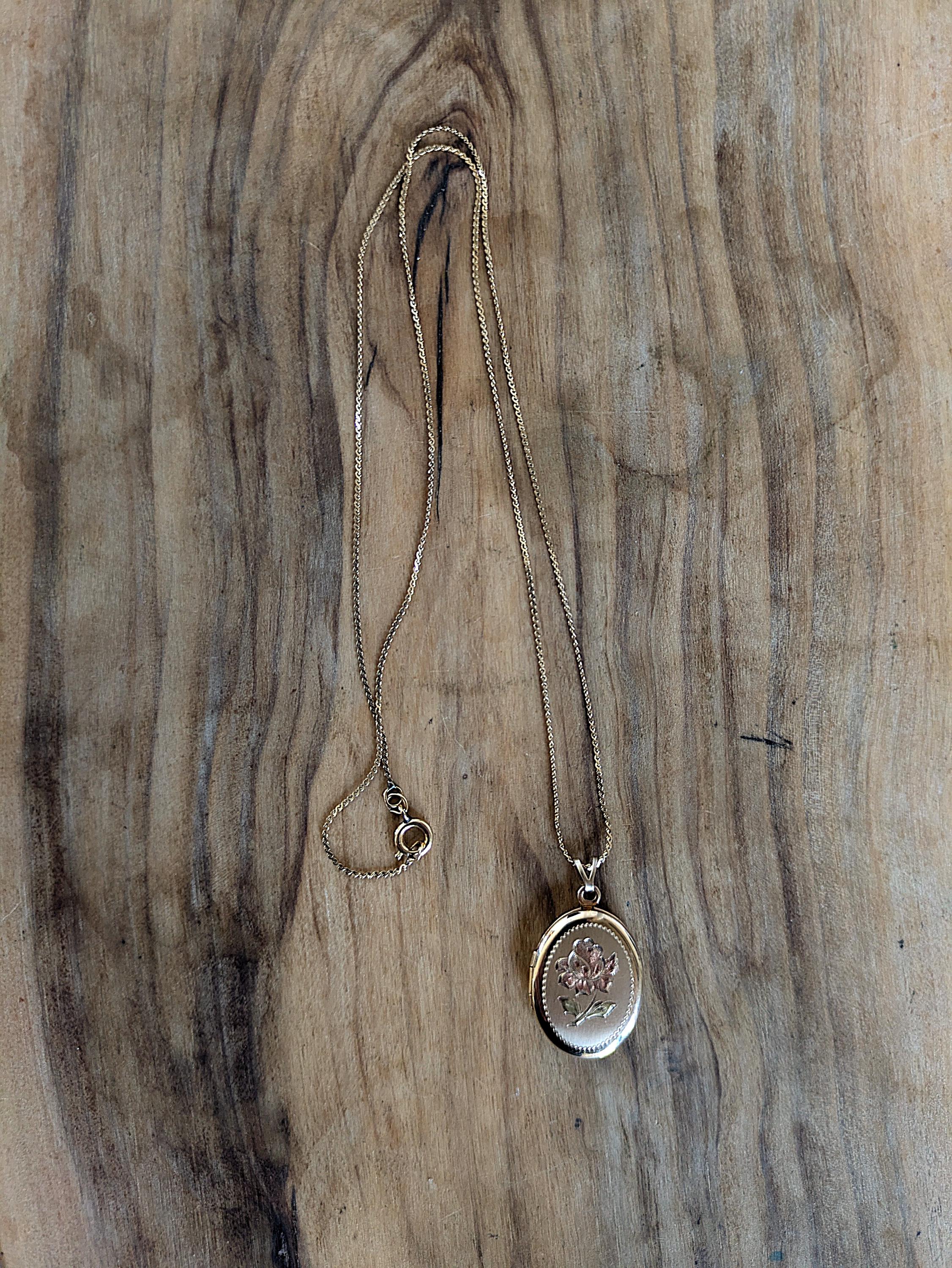 Beautiful 14K Gold Filled Rose Gold Black Hills Oval Photo Locket - 18 Inches - Black Hills Rose Gold Floral Oval Photo Locket - Image 4