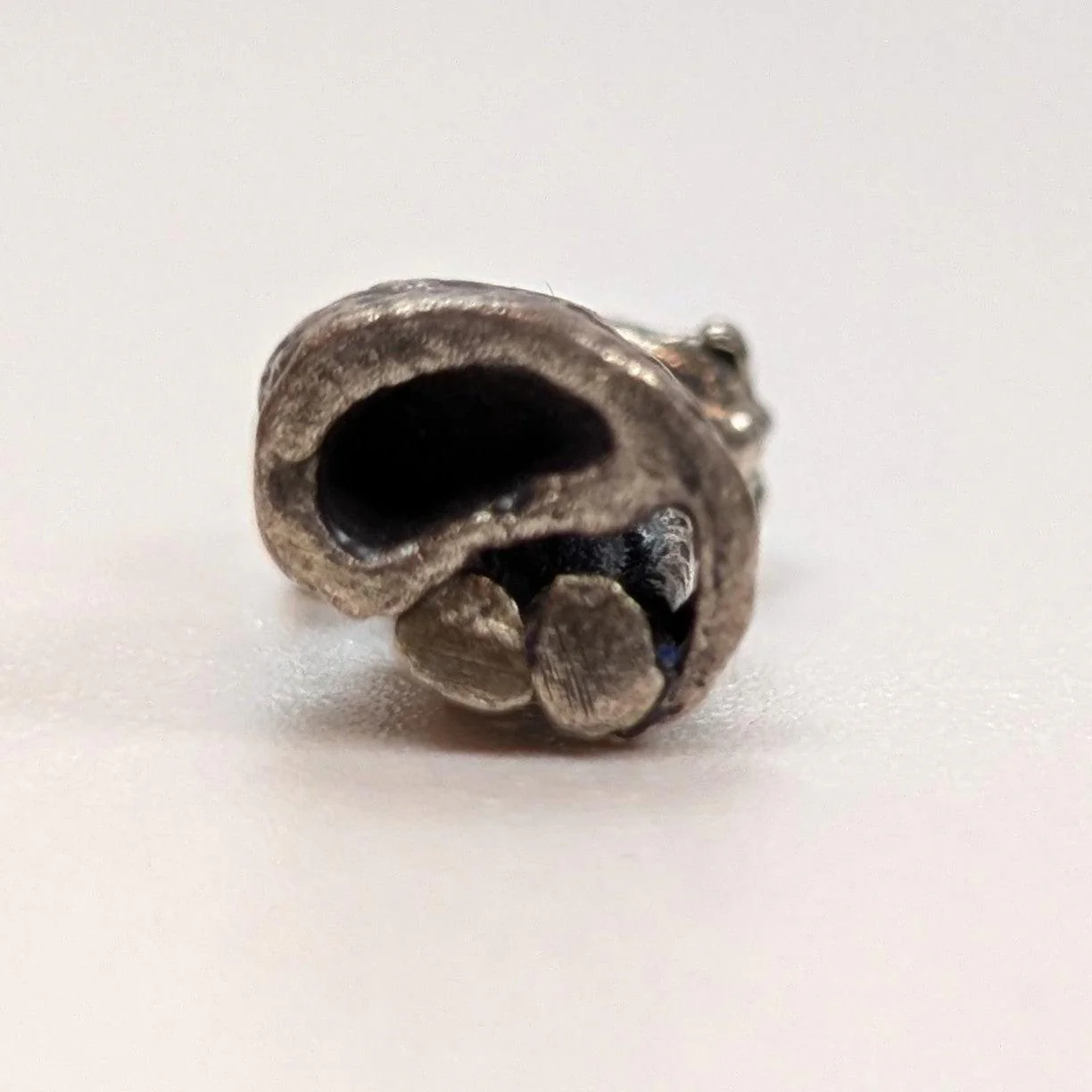 Vintage Sterling Sitting Cat Charm - 925 Silver - 2.69 grams - Image 5