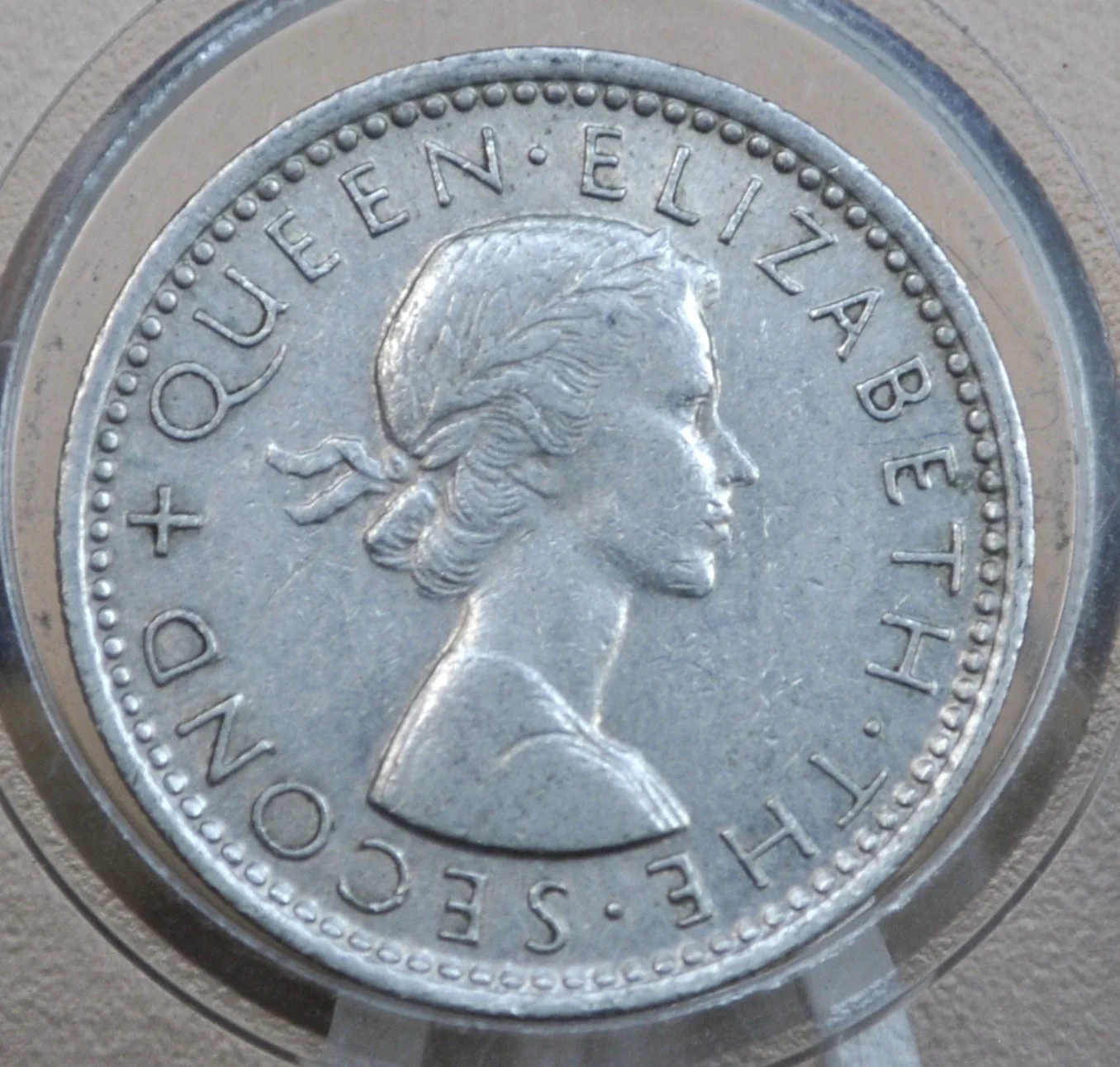 1965 New Zealand Sixpence - Great Condition, AU - 1965 New Zealand Six pence 6 Pence - Image 2