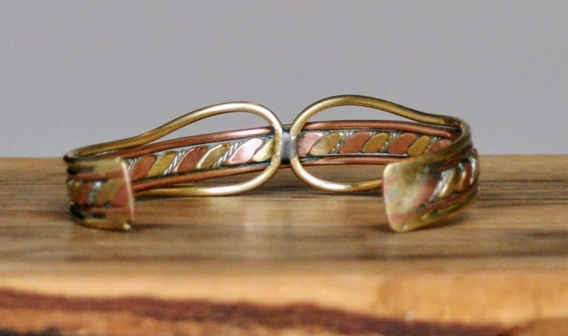 Amazing Tri-Color Brass Copper Silver Hammered Braid Cuff Bracelet - 6.5" Length - Vintage Multi-Metal Twisted Design Open Cuff - Image 4