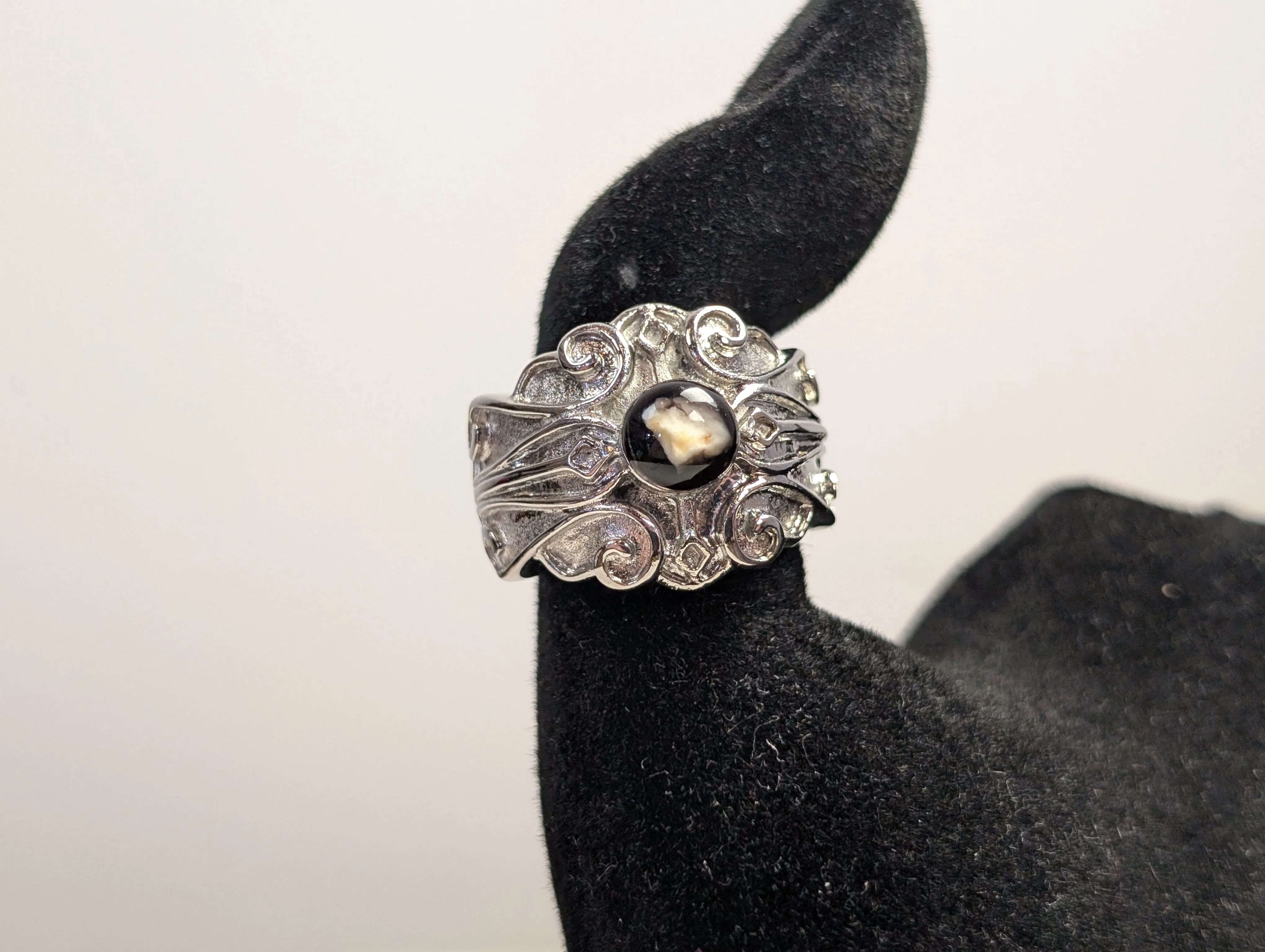 Stunning Michael Anthony Nativity Stone Ring - Size 6 - Stainless Steel Ring - Heirloom Jewelry - Image 8