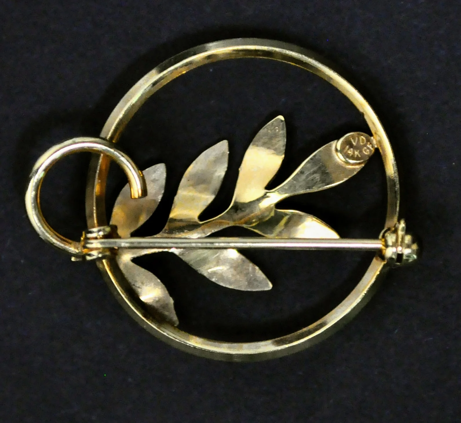 14K Gold Filled Van Dell Leaf Branch Circle Brooch Pendant - Signed VD, 14K GF Leaf Pendant Pin - Image 2