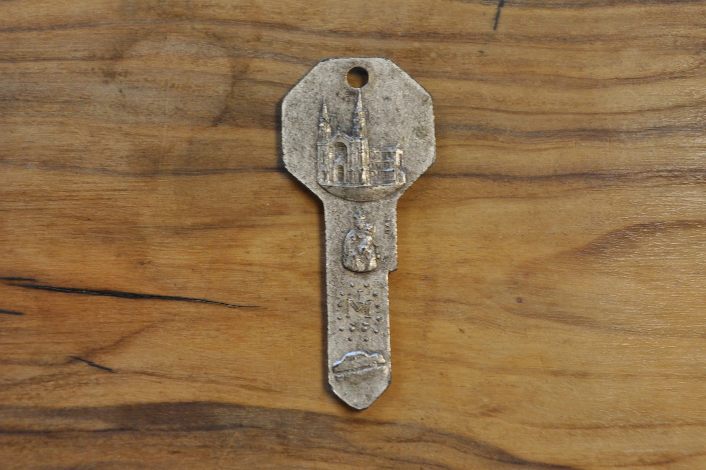 Saint Anne Religious Key Pendant - Catholic Miraculous Pendant - Religious Medal - Image 2