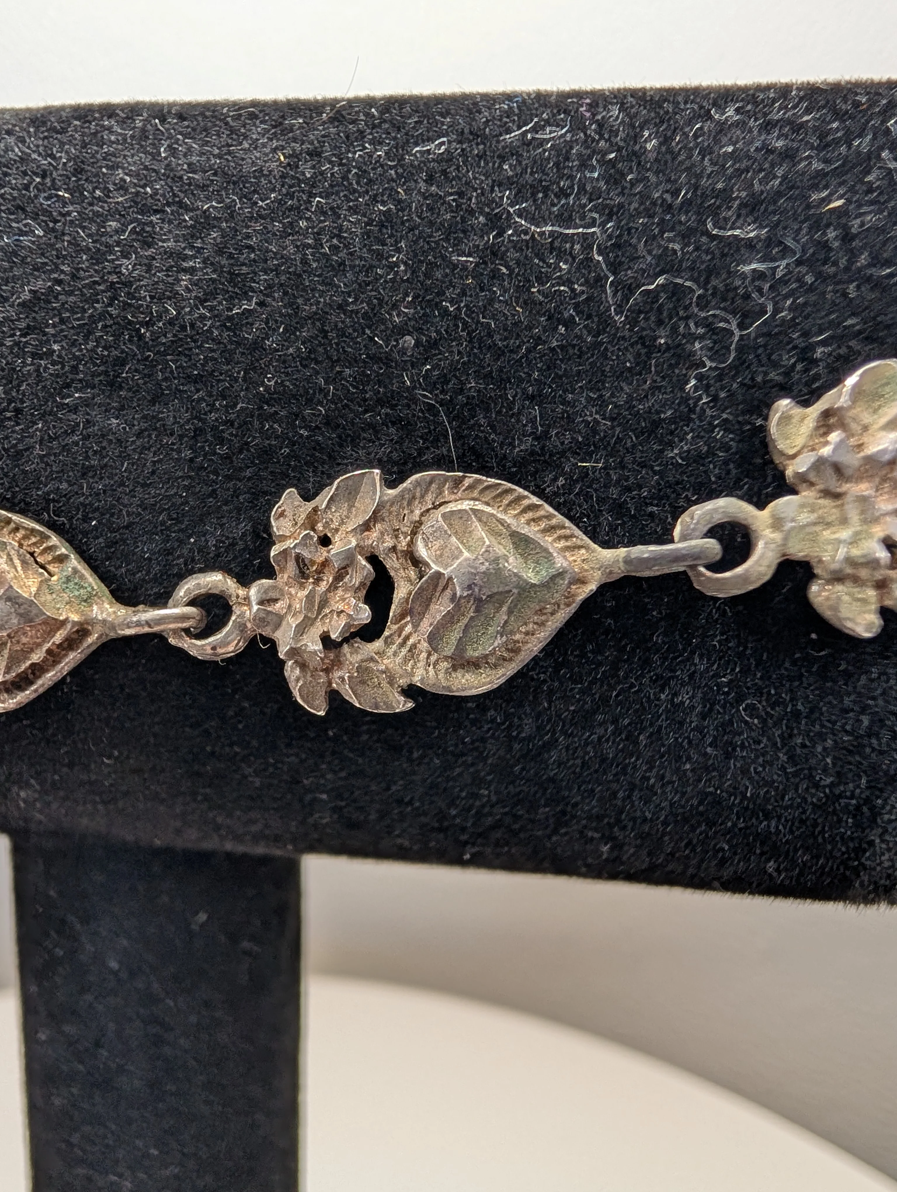 Sterling Silver Floral Heart Bracelet - 7.5 Inches - Stamped and Tested Sterling Silver - Very Old Bracelet - Image 7