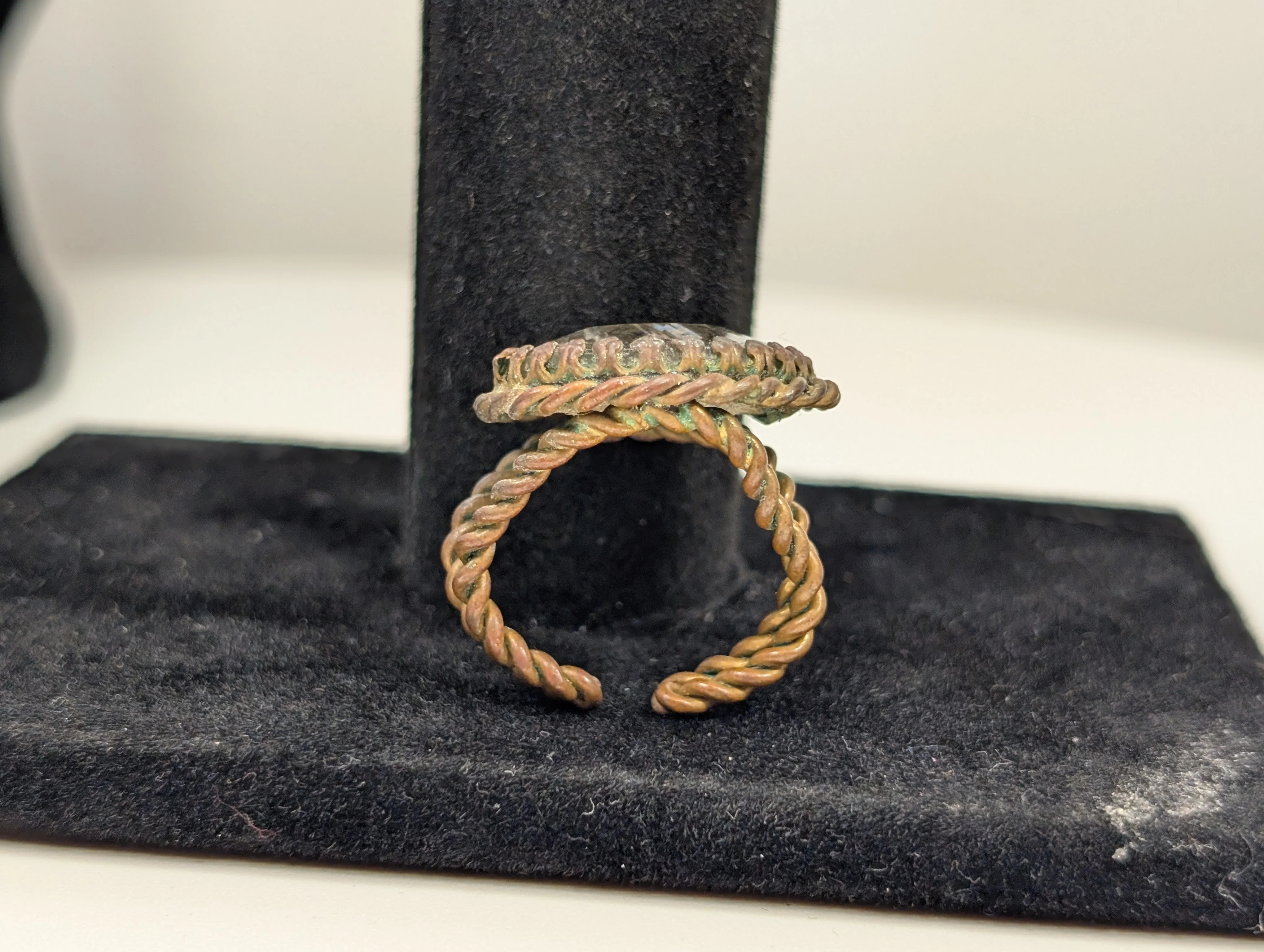 Glistening West Germany Brass Art Glass Twist Split Shank Ring - Size 5/6/Adjustable - Rainbow Glass Effect - Image 3