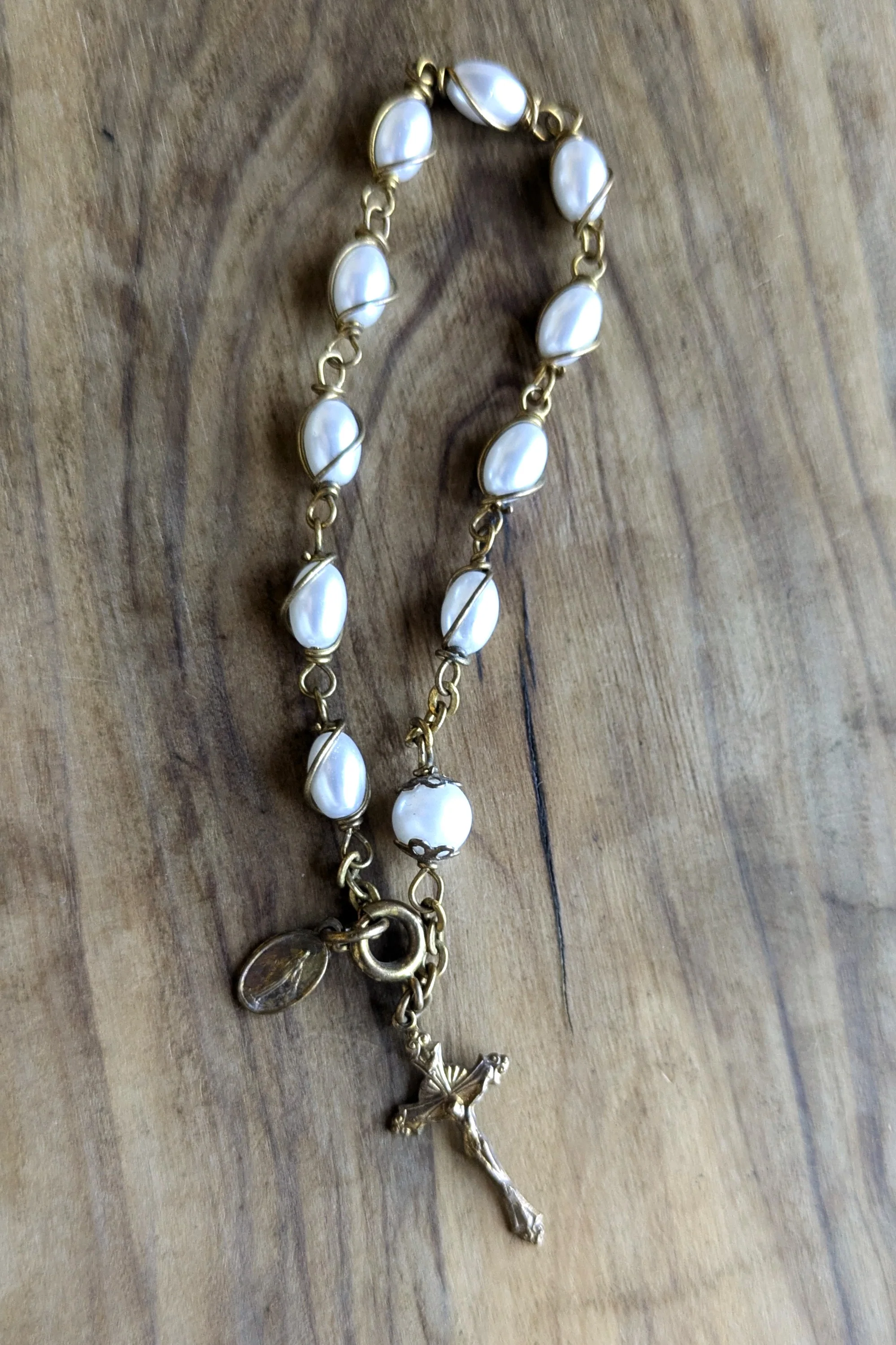 Pearl Wire Wrapped Rosary Bracelet - 8 Inches - Virgin Mary and Cross - Vintage INRI - Image 3